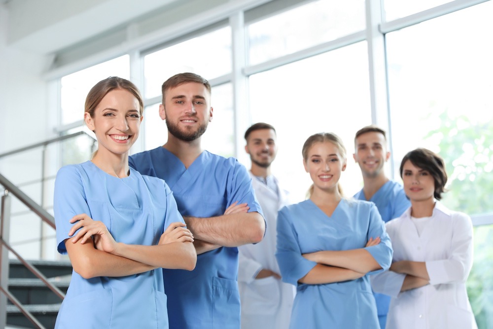 Ett team av läkare och sjuksköterskor